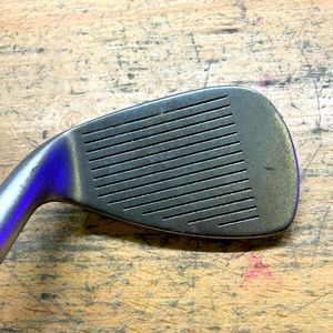MOMENTUS CHIPPING WIZARD 42 DEGREE